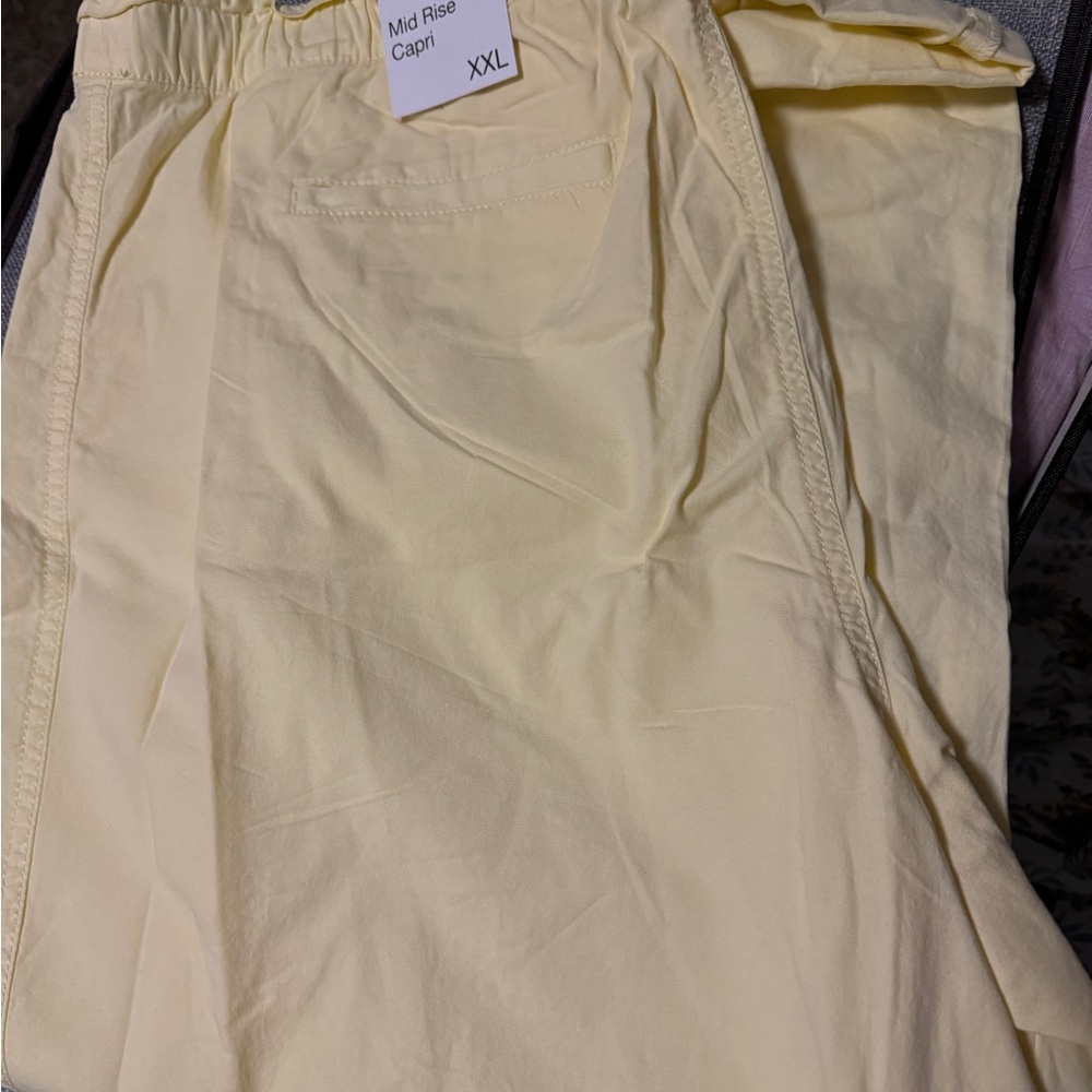 Sonoma Men's Yellow Mid Rise Capri Pants